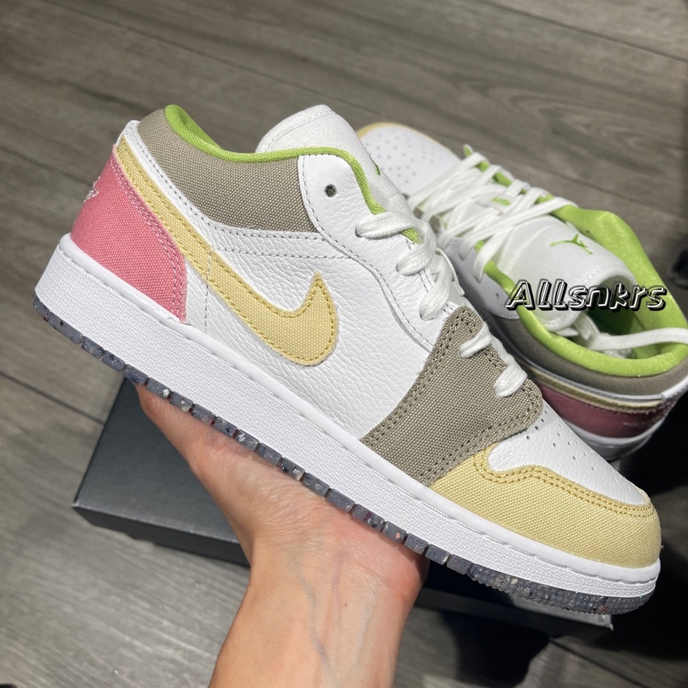 Air Jordan 1 Low Pastel GS - Picture 1 of 11